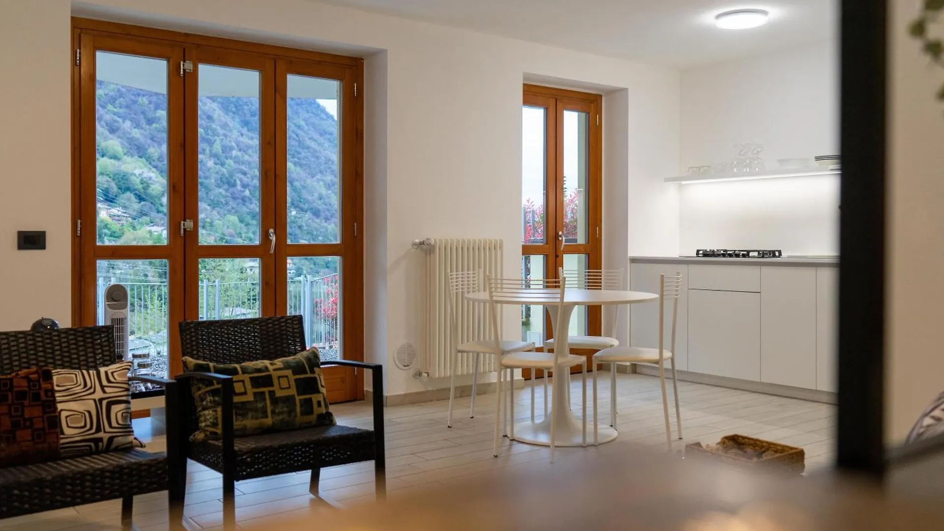 Vista Dolce Isola _ Lakeview Pool, Terrace & Garden Apartment Argegno Italy